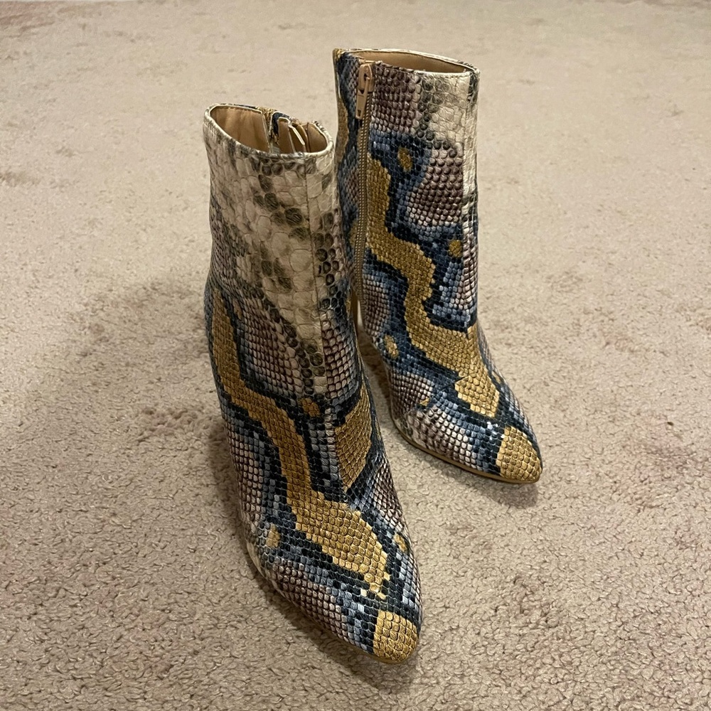 EXPRESS Faux Snake Leather Booties